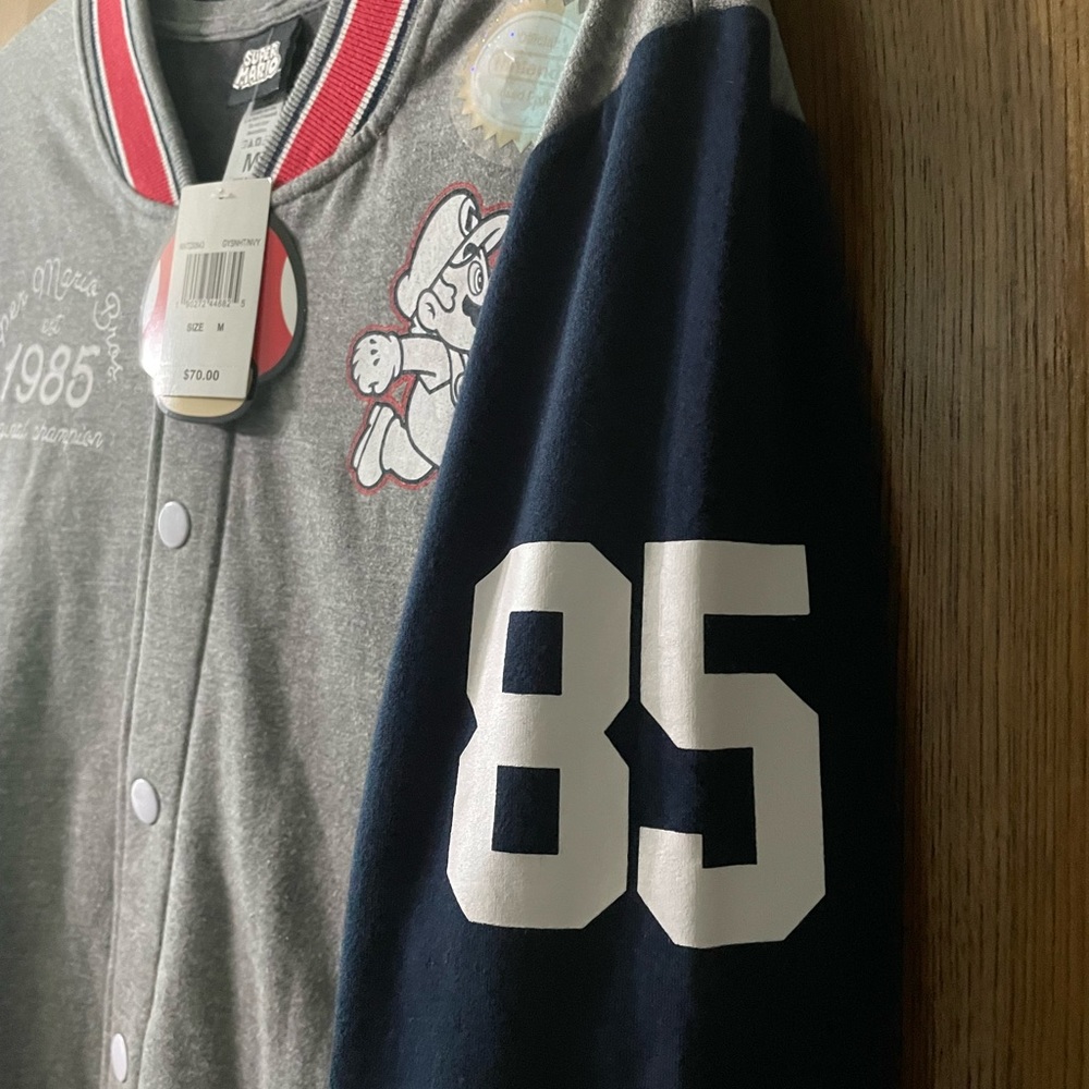 Super Mario Jacket NWT Male/Female Medium Adult - Official Nintendo Never Worn